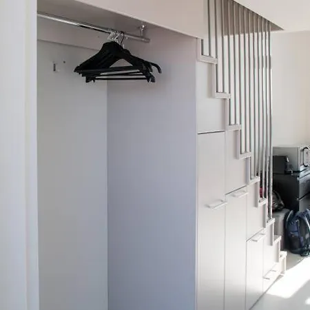 Elegant Penthouse Loft - Near The Airport